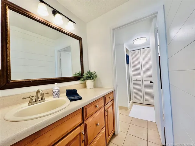 $5,600 | 9400 South Ocean Drive, Unit 202, Jensen Beach, FL 34957