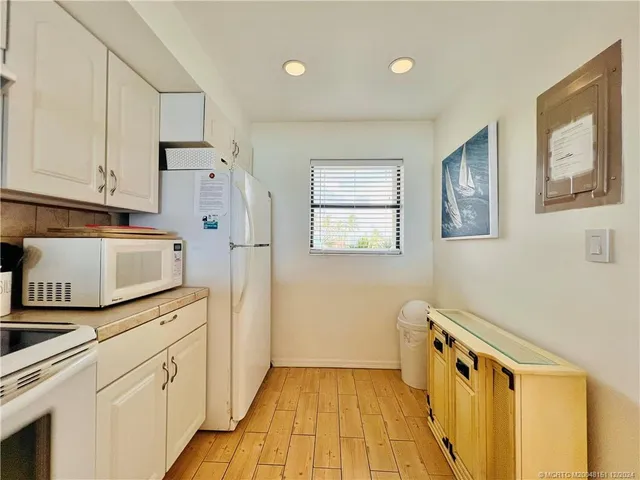 $5,600 | 9400 South Ocean Drive, Unit 202, Jensen Beach, FL 34957