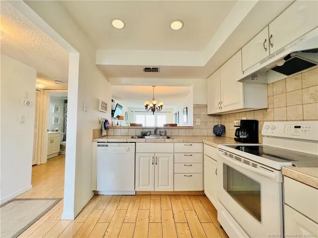 $5,600 | 9400 South Ocean Drive, Unit 202, Jensen Beach, FL 34957