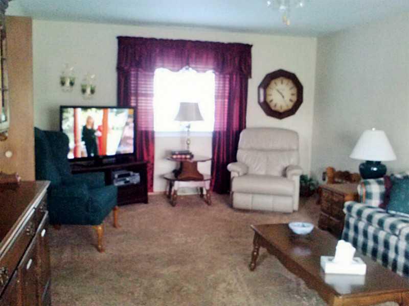 3420 Country Club Road Mount Pleasant, PA 15666 - Photo 5 of 25 Family Room. big family room