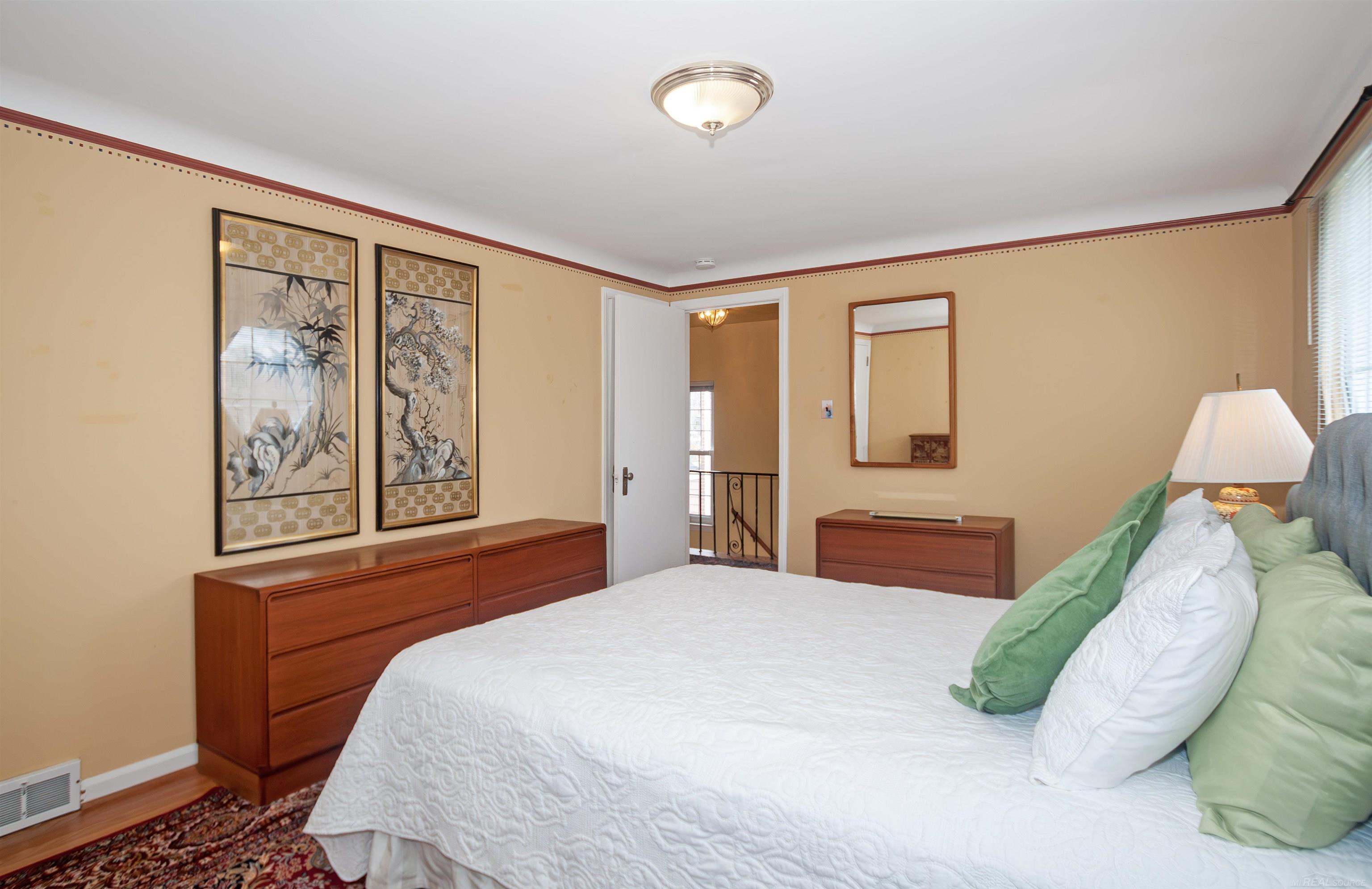 1359 Audubon Road Grosse Pointe, MI 48230 - Photo 36 of 70 50138072-c2e4ccab-2750-46b4-b8ca-ae27c30f59a0.JPG