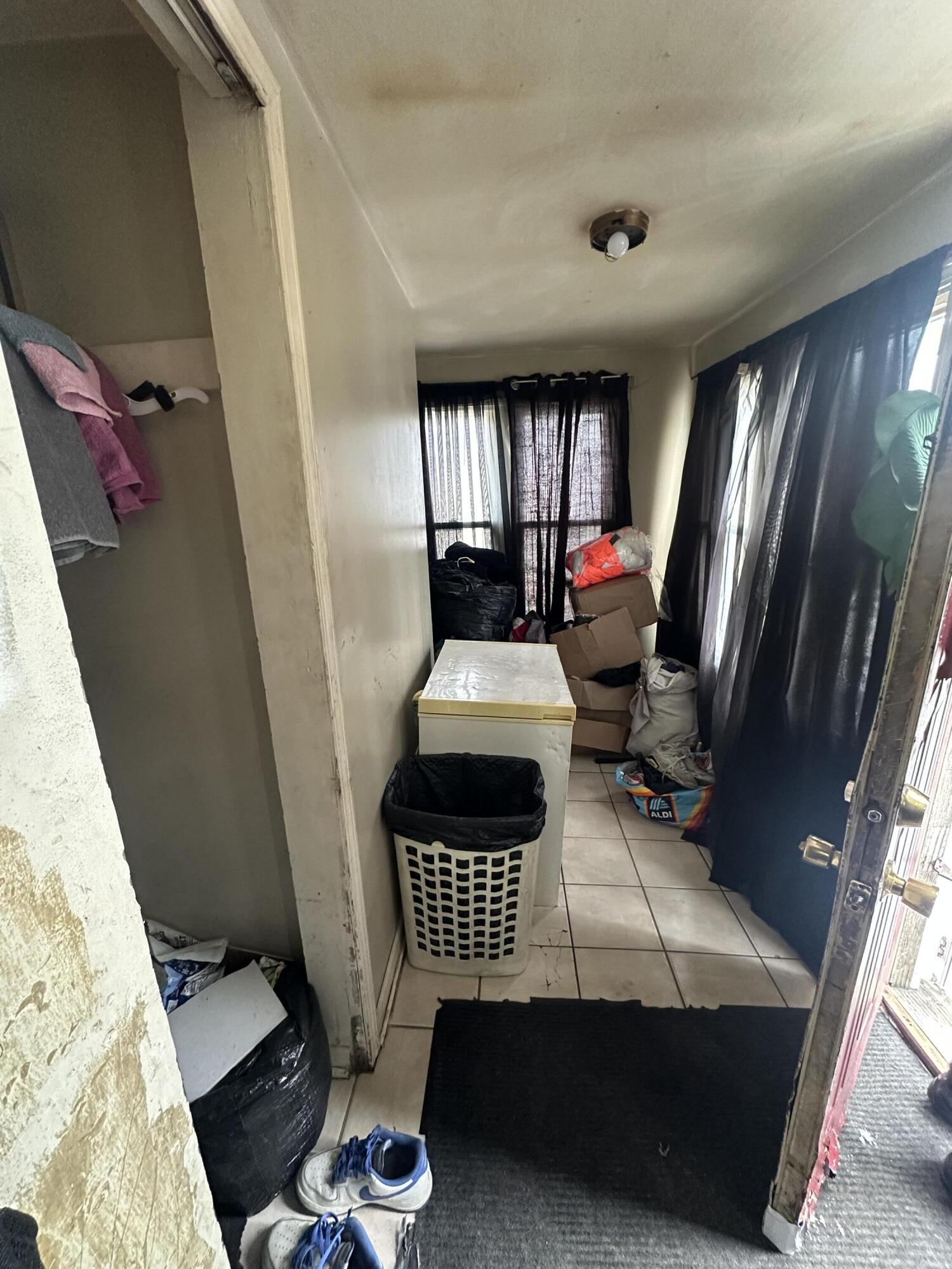 4338 Torrence Avenue Hammond, IN 46327 - Photo 4 of 30 1500x2000