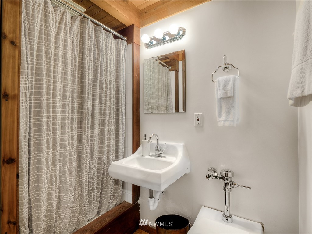 240 Reuben Johnson Road Port Ludlow, WA 98365 - Photo 20 of 35 Gallery Image 20