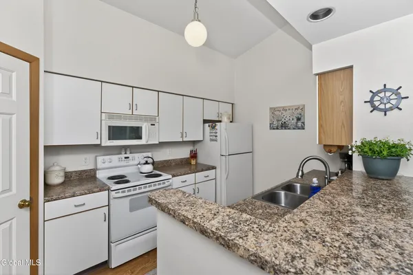 $249,900 | 321 Diamond Rock Circle, Troy, NY 12182
