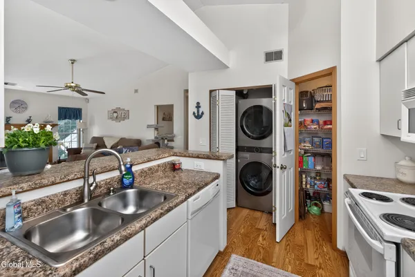 $249,900 | 321 Diamond Rock Circle, Troy, NY 12182