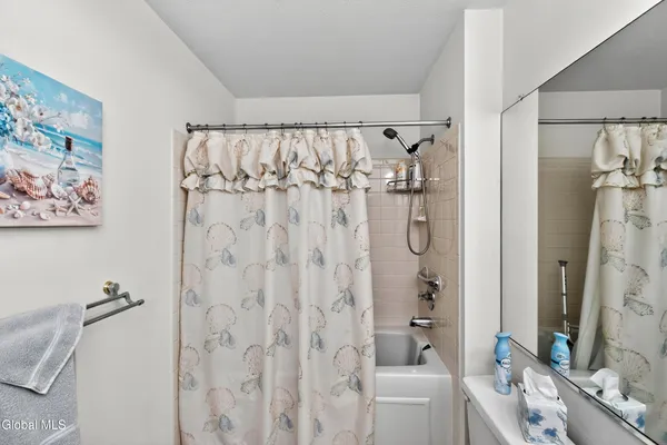 $249,900 | 321 Diamond Rock Circle, Troy, NY 12182