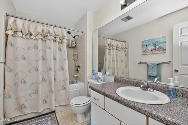 $249,900 | 321 Diamond Rock Circle, Troy, NY 12182