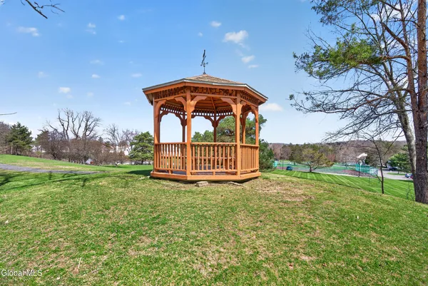 $249,900 | 321 Diamond Rock Circle, Troy, NY 12182