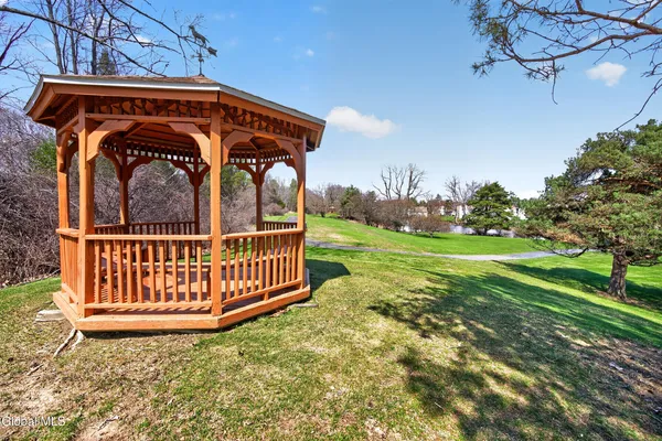 $249,900 | 321 Diamond Rock Circle, Troy, NY 12182