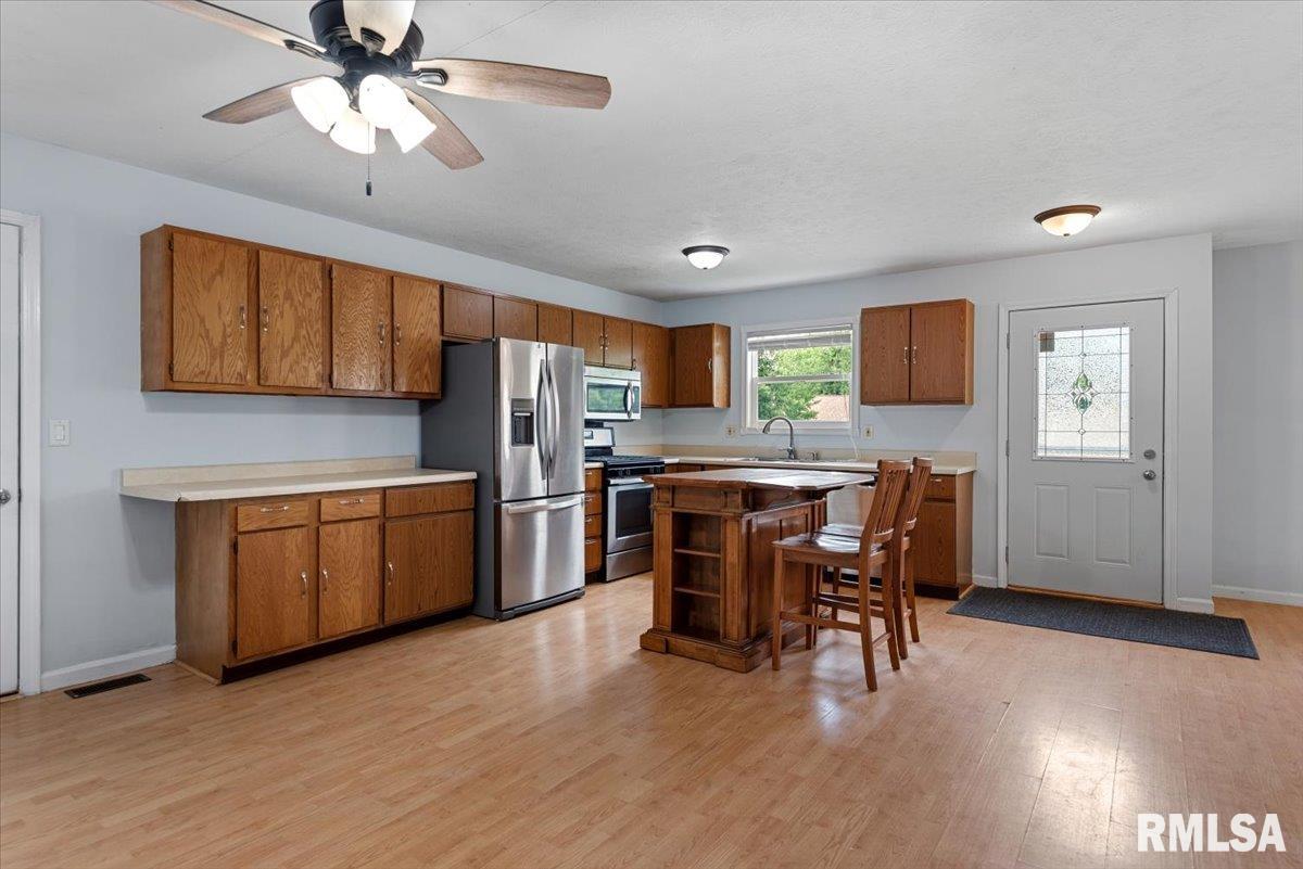 1524 Maureen Court Springfield, IL 62702 - Photo 7 of 29