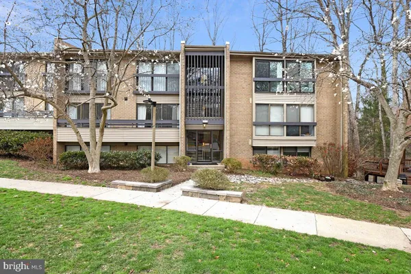 $350,000 | 2112 Green Watch Way, Unit 10/301F, Reston, VA 20191