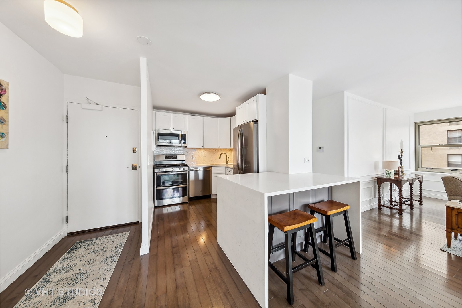 247 East Chestnut Street, Unit 1802 Chicago, IL 60611 - Photo 8 of 23