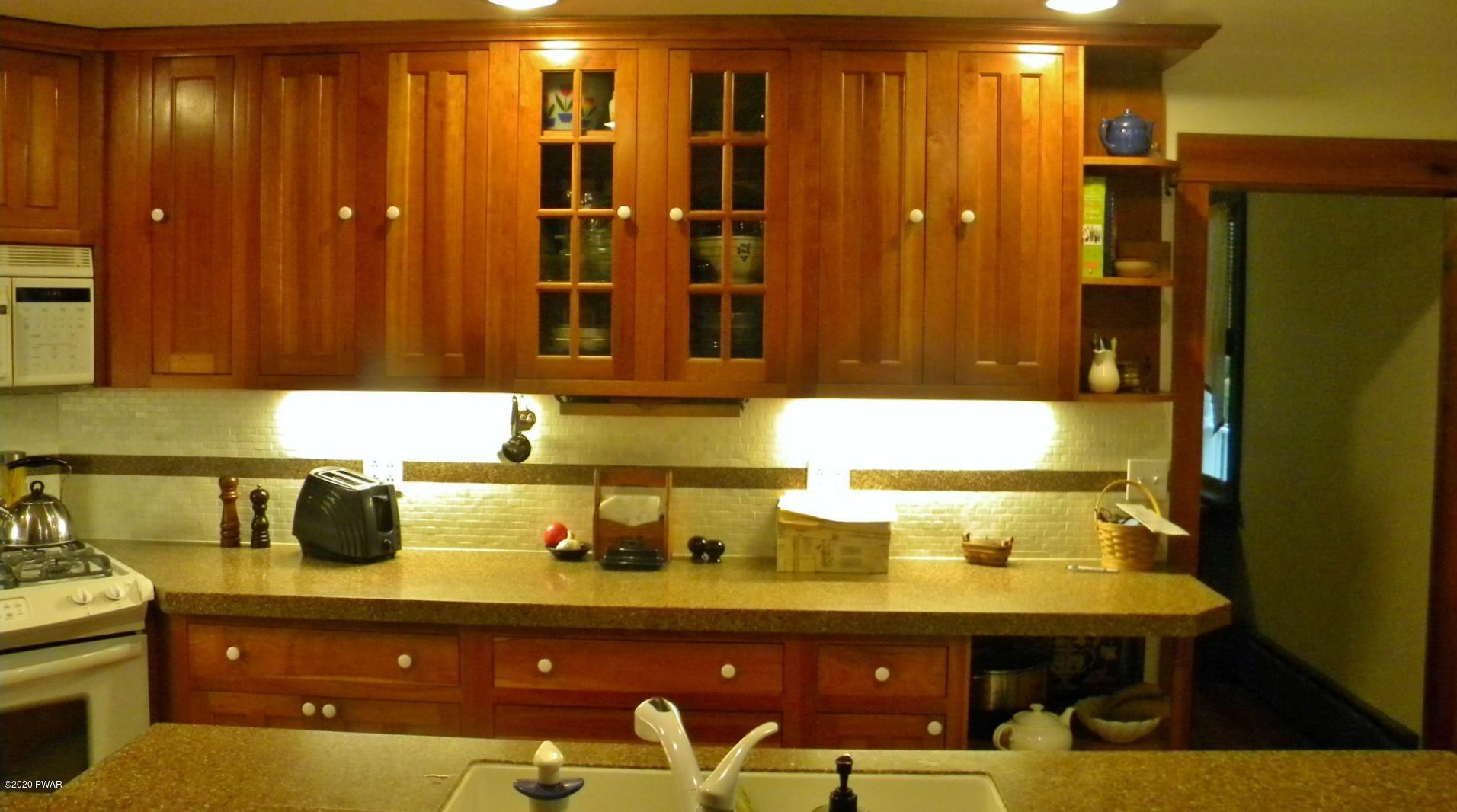 405 Sawmill Road Greentown, PA 18426 - Photo 21 of 61 15-Kitchen
