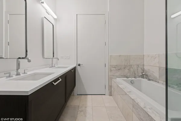 $6,500 | 668 North Kingsbury Street, Unit 507, Chicago, IL 60654