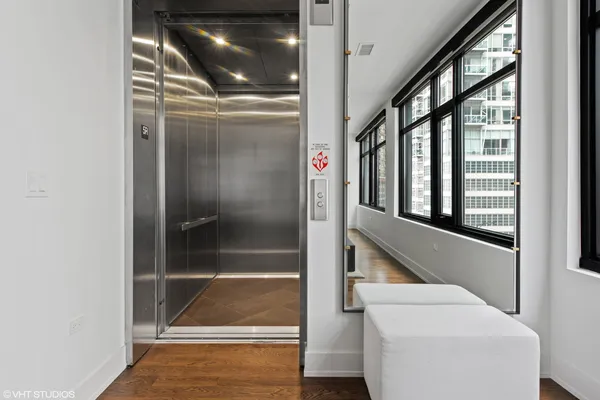 $6,500 | 668 North Kingsbury Street, Unit 507, Chicago, IL 60654