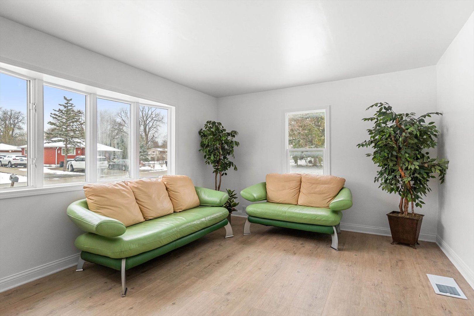 1146 South Union Street Aurora, IL 60505 - Photo 6 of 33