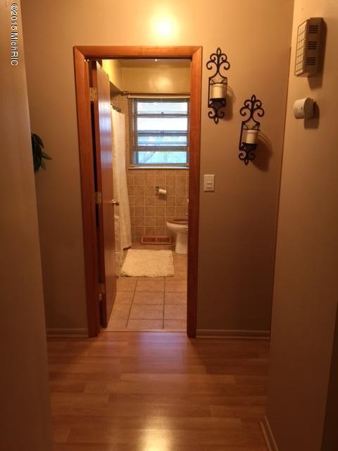 1243 Pipestone Road Benton Harbor, MI 49022 - Photo 14 of 23 Hallway