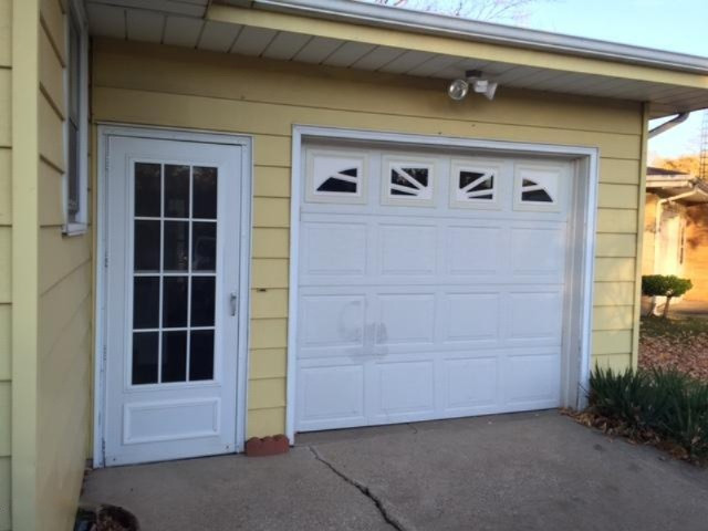 1243 Pipestone Road Benton Harbor, MI 49022 - Photo 2 of 23 1243 Pipestone garage view