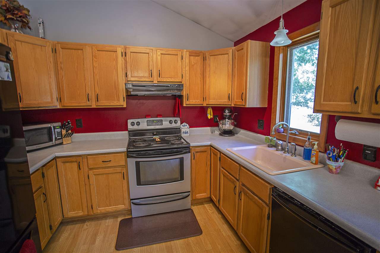 88 Frost Road Derry, NH 03038 - Photo 11 of 26