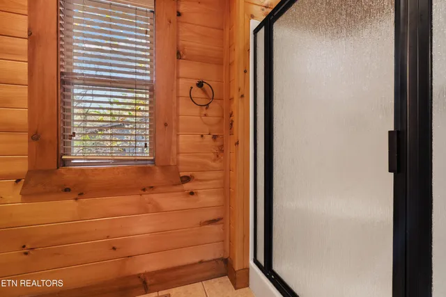 $1,100,000 | 1716 Smoky Hills Drive, Gatlinburg, TN 37738