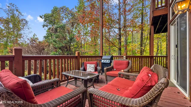 $1,100,000 | 1716 Smoky Hills Drive, Gatlinburg, TN 37738