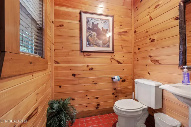 $1,100,000 | 1716 Smoky Hills Drive, Gatlinburg, TN 37738