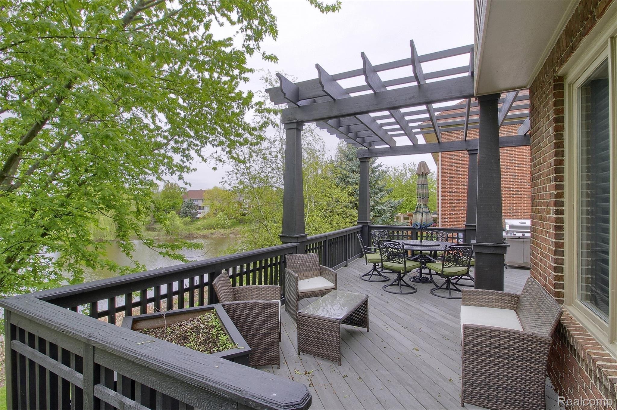 1229 Tulberry Circle Rochester, MI 48306 - Photo 32 of 36 32-Deck.jpg