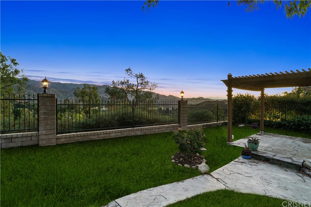 24609 Skyridge Drive Newhall, CA 91321 - Photo 39 of 60