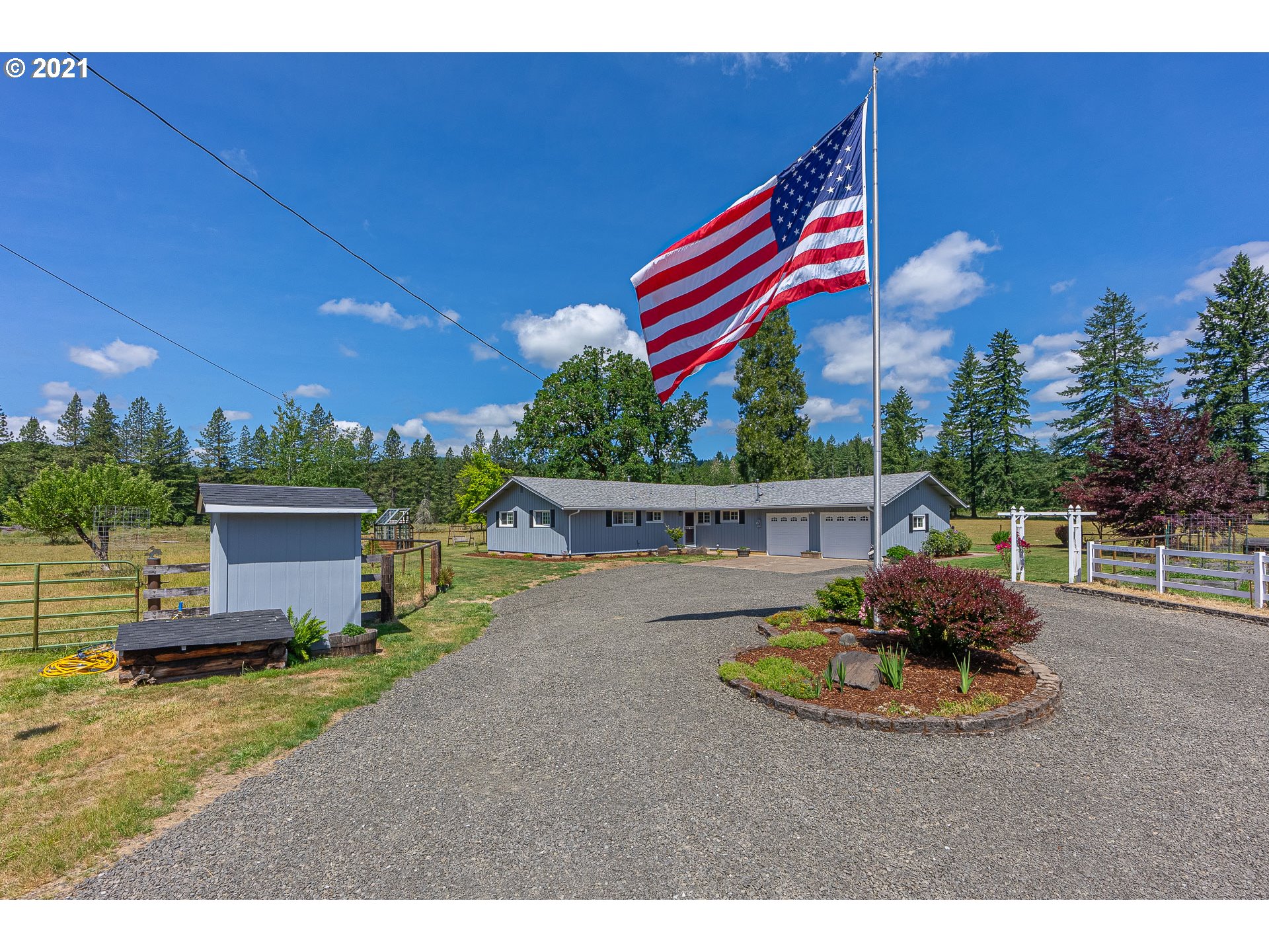 23785 Suttle Road Veneta, OR 97487 - Photo 2 of 32 Gallery Image 2