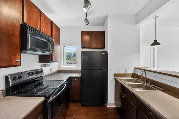 $2,400 | 1901 Crossing Place, Unit 2201A, Austin, TX 78741