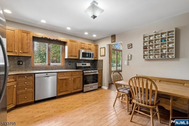 6 Davenport Avenue Roseland, NJ 07068 - Photo 17 of 29