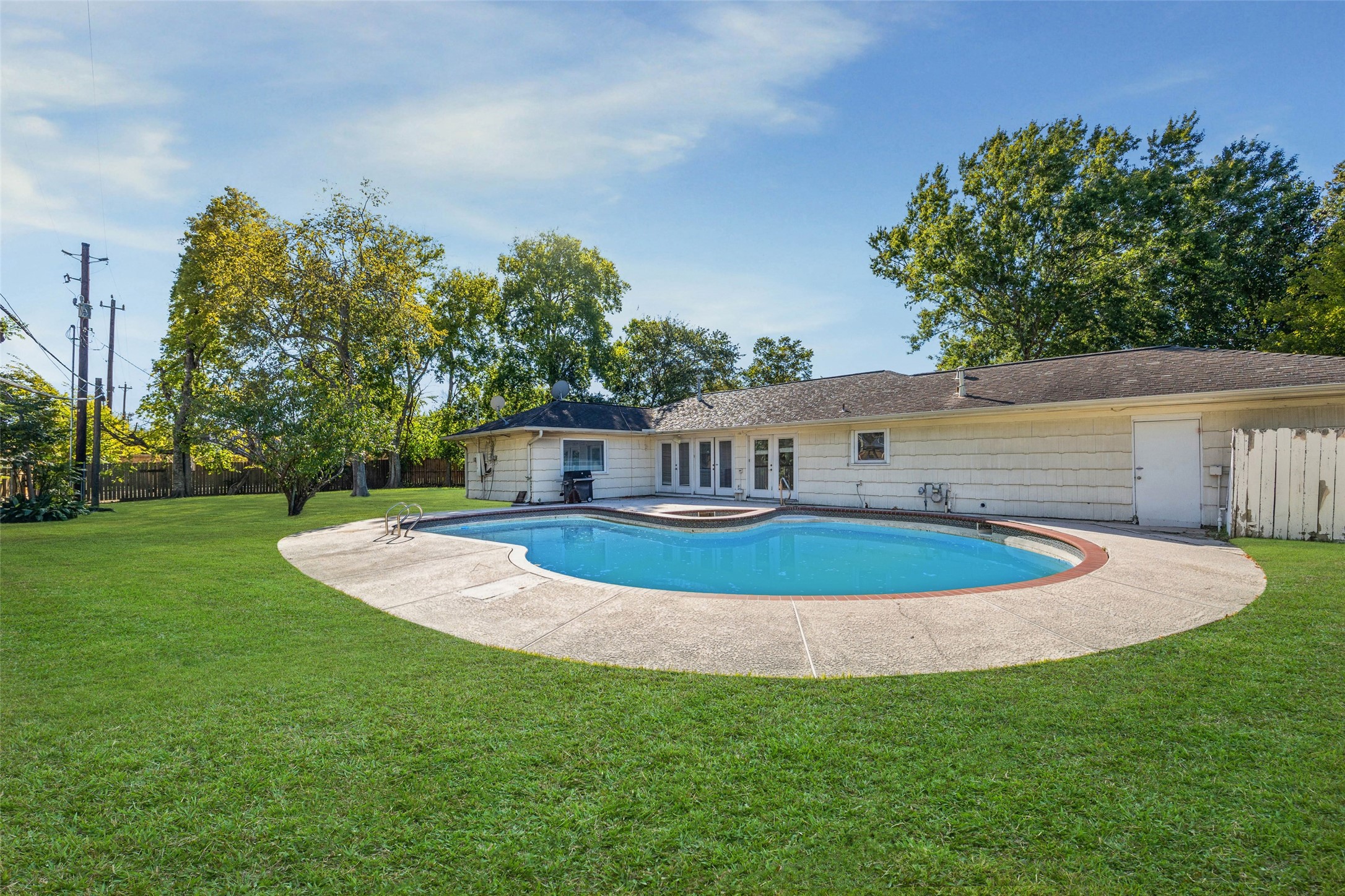 8419 Bluegate Court Houston, TX 77025 - Photo 12 of 12 a view of outdoor space yard and house