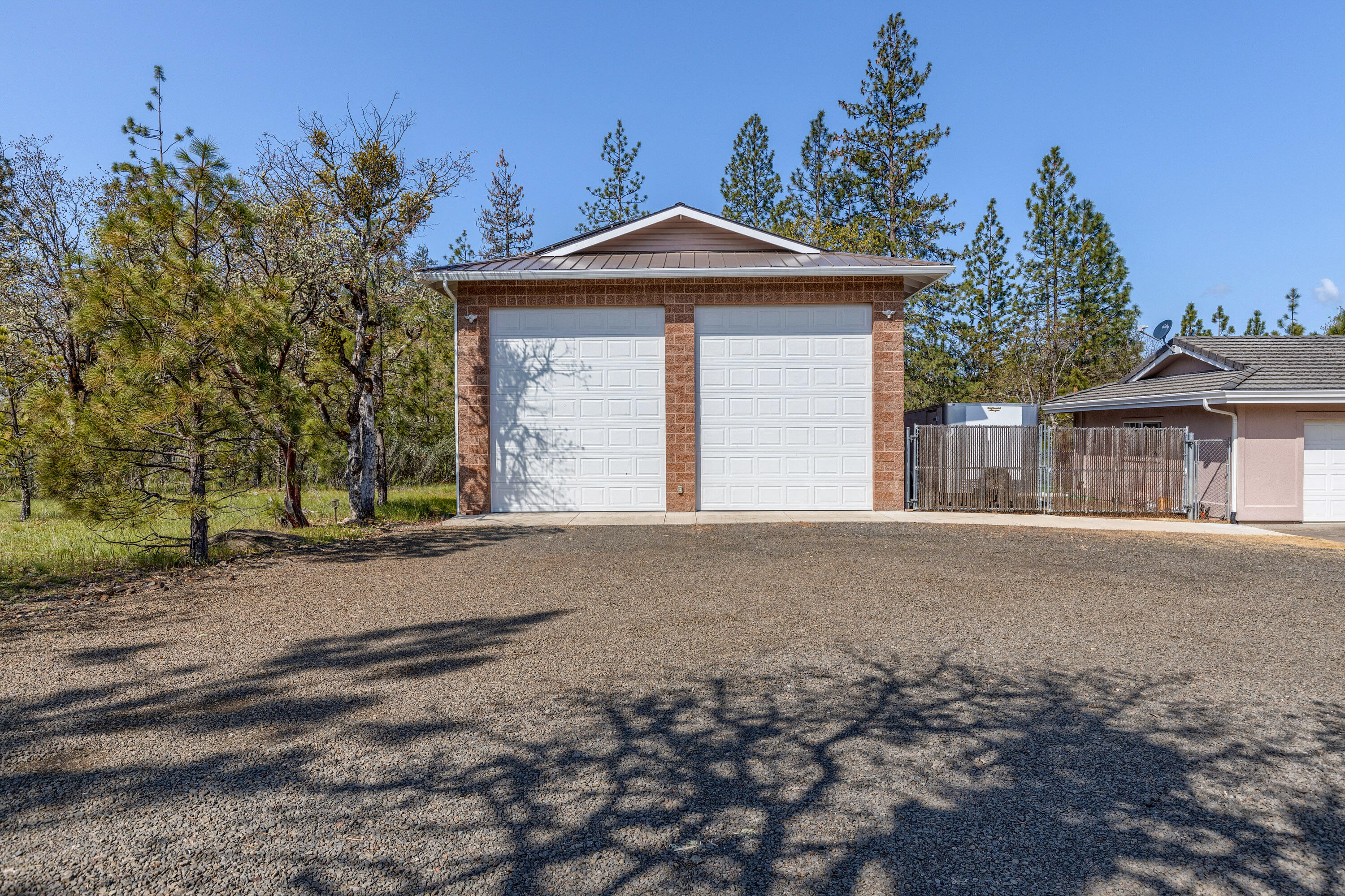 2703 Hammel Road Eagle Point, OR 97524 - Photo 3 of 65 RV Garage