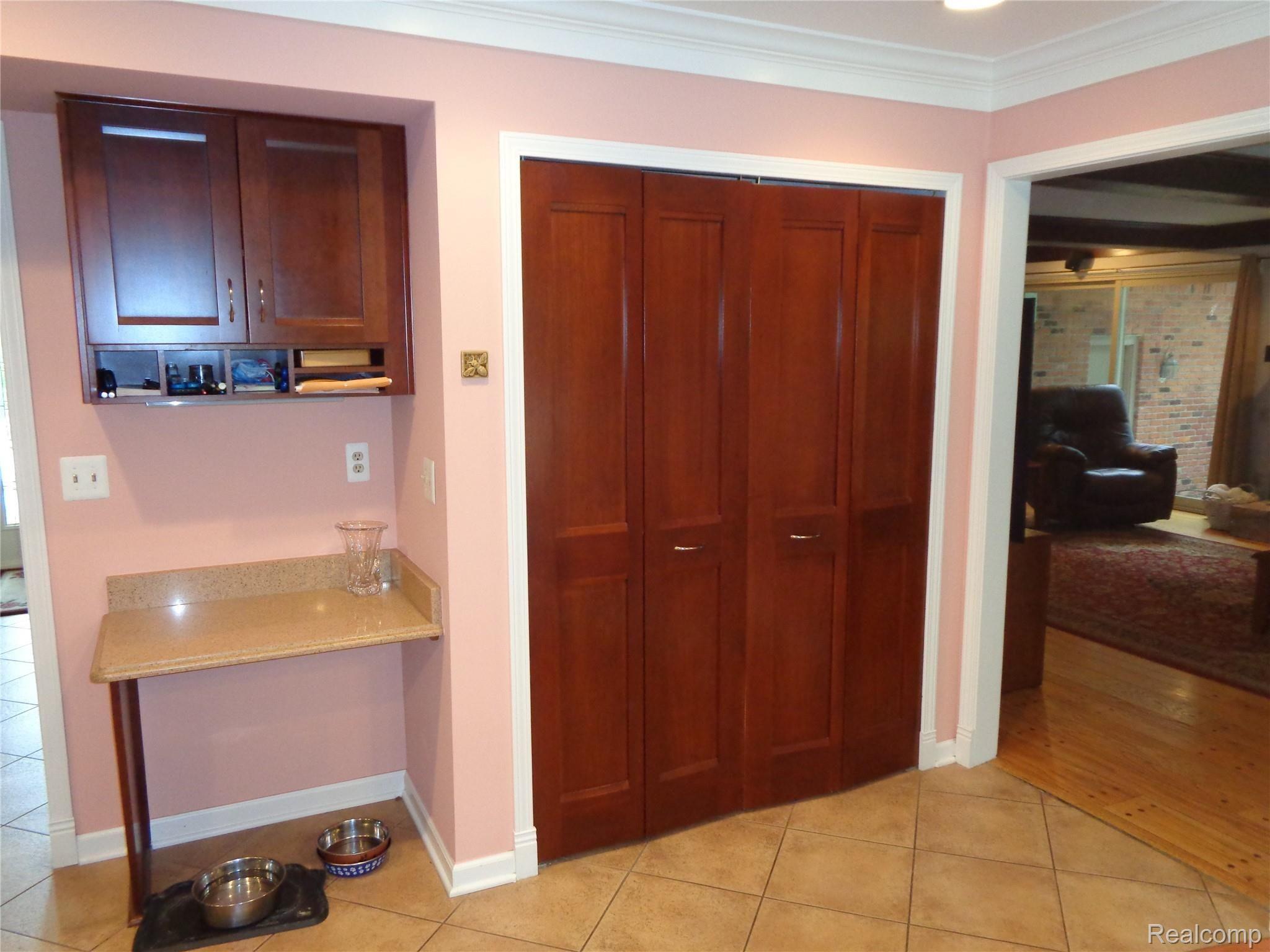 811 Hidden Pine Road Bloomfield Hills, MI 48304 - Photo 15 of 47 Spacious Pantry