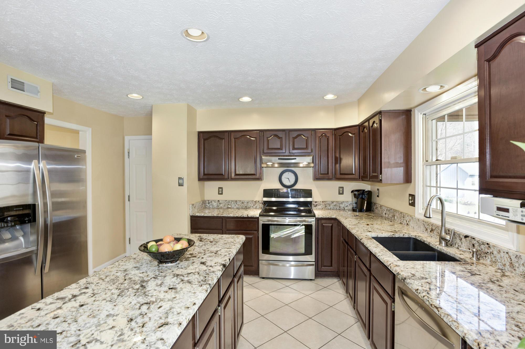 10456 Stansfield Road Laurel, MD 20723 - Photo 4 of 29 Gourmet Kitchen