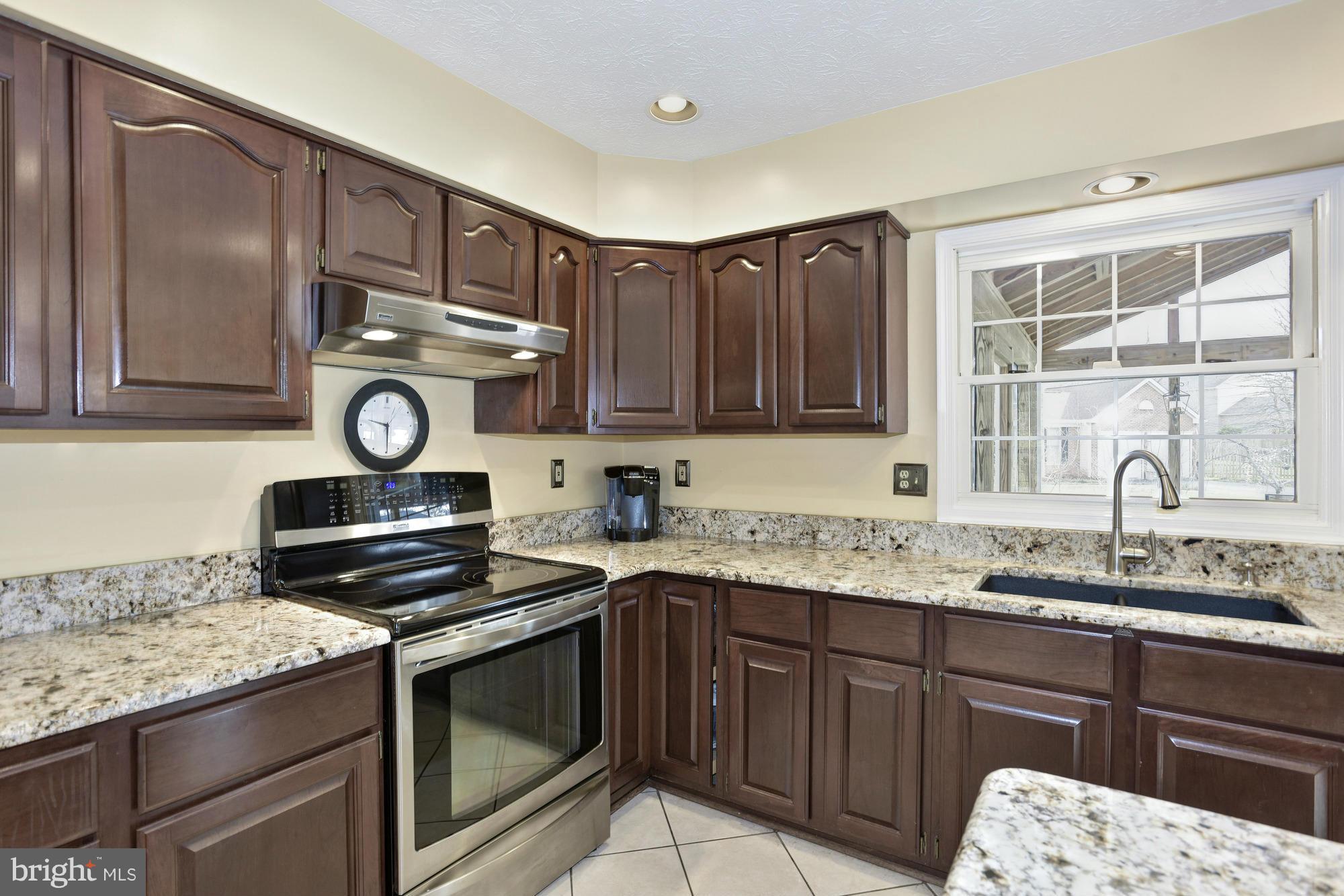 10456 Stansfield Road Laurel, MD 20723 - Photo 6 of 29 Gourmet Kitchen