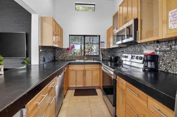 $1,925,000 | 245 Seacrest Lane, Delray Beach, FL 33444
