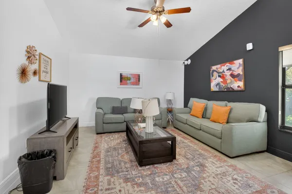 $1,925,000 | 245 Seacrest Lane, Delray Beach, FL 33444