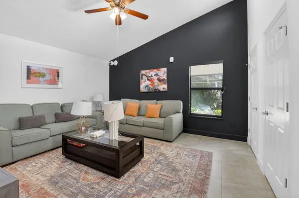 $1,925,000 | 245 Seacrest Lane, Delray Beach, FL 33444