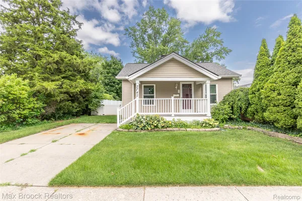 $1,950 | 2742 Inman Street, Ferndale, MI 48220