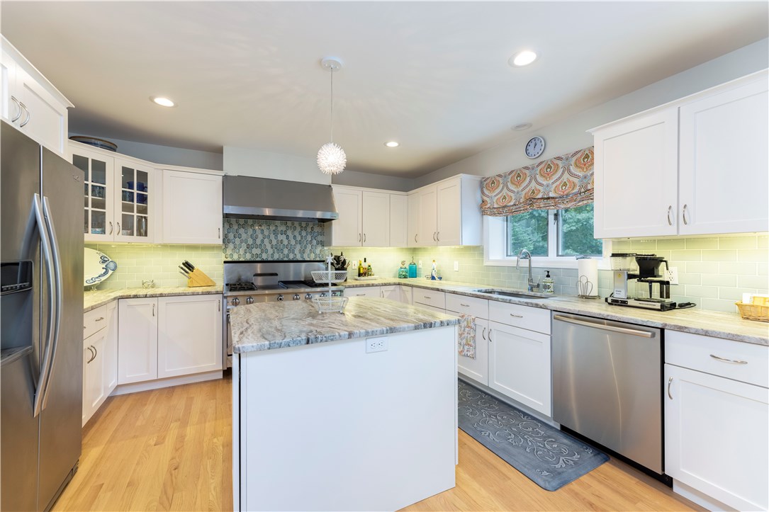 13 Gounod Road Westerly, RI 02891 - Photo 4 of 42