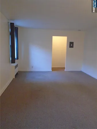 $1,250 | 2337 Hudson Terrace, Unit B15, Fort Lee, NJ 07024