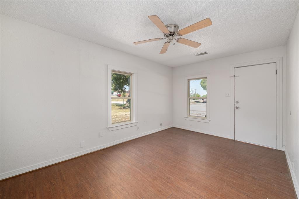 102 San Saba Avenue Benbrook, TX 76126 - Photo 4 of 24