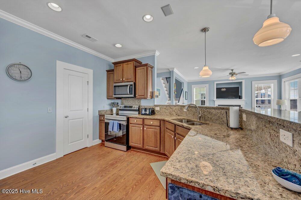 2 Clam Shell Lane, Unit 9 Carolina Beach, NC 28428 - Photo 11 of 41 Kitchen
