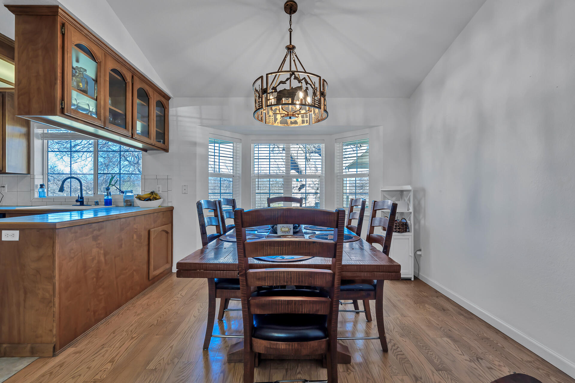 13725 Gas Point Road Igo, CA 96047 - Photo 17 of 56 Dining
