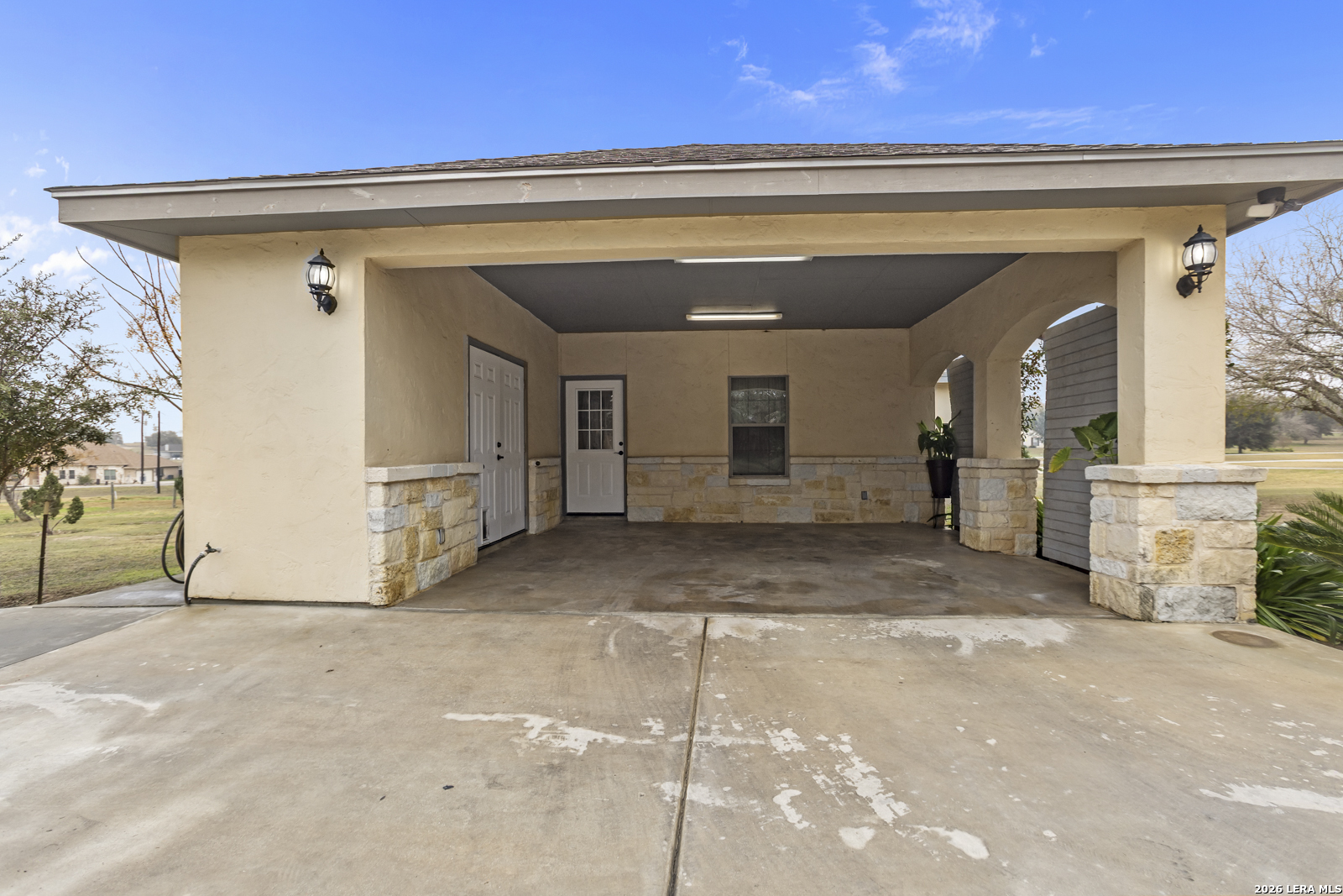 500 Wagon Train Road La Vernia, TX 78121 - Photo 35 of 44 a view of a garage