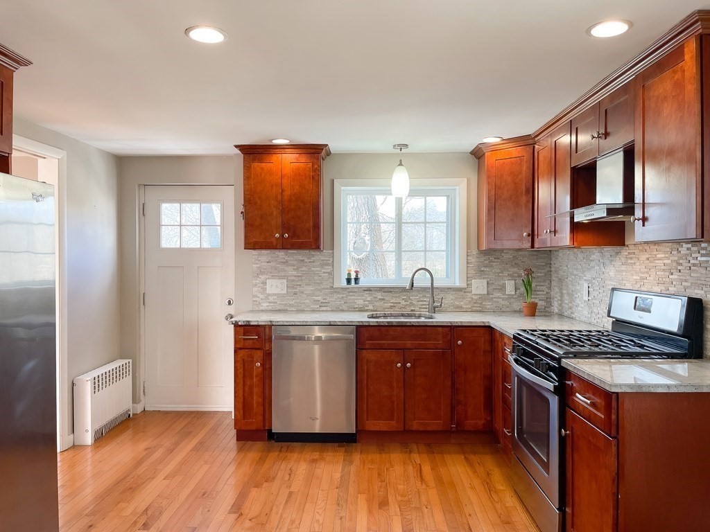 35 Upland Road Lynn, MA 01902 - Photo 3 of 34 Gallery Image 3