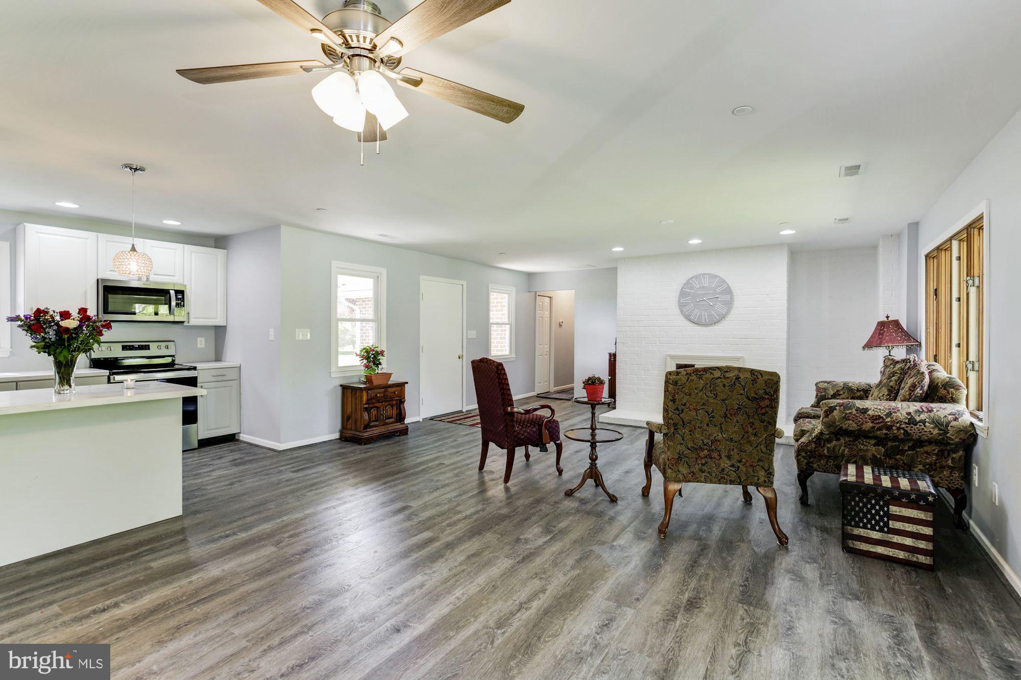 3915 London Bridge Road Finksburg, MD 21048 - Photo 6 of 41 Dining | Living Room