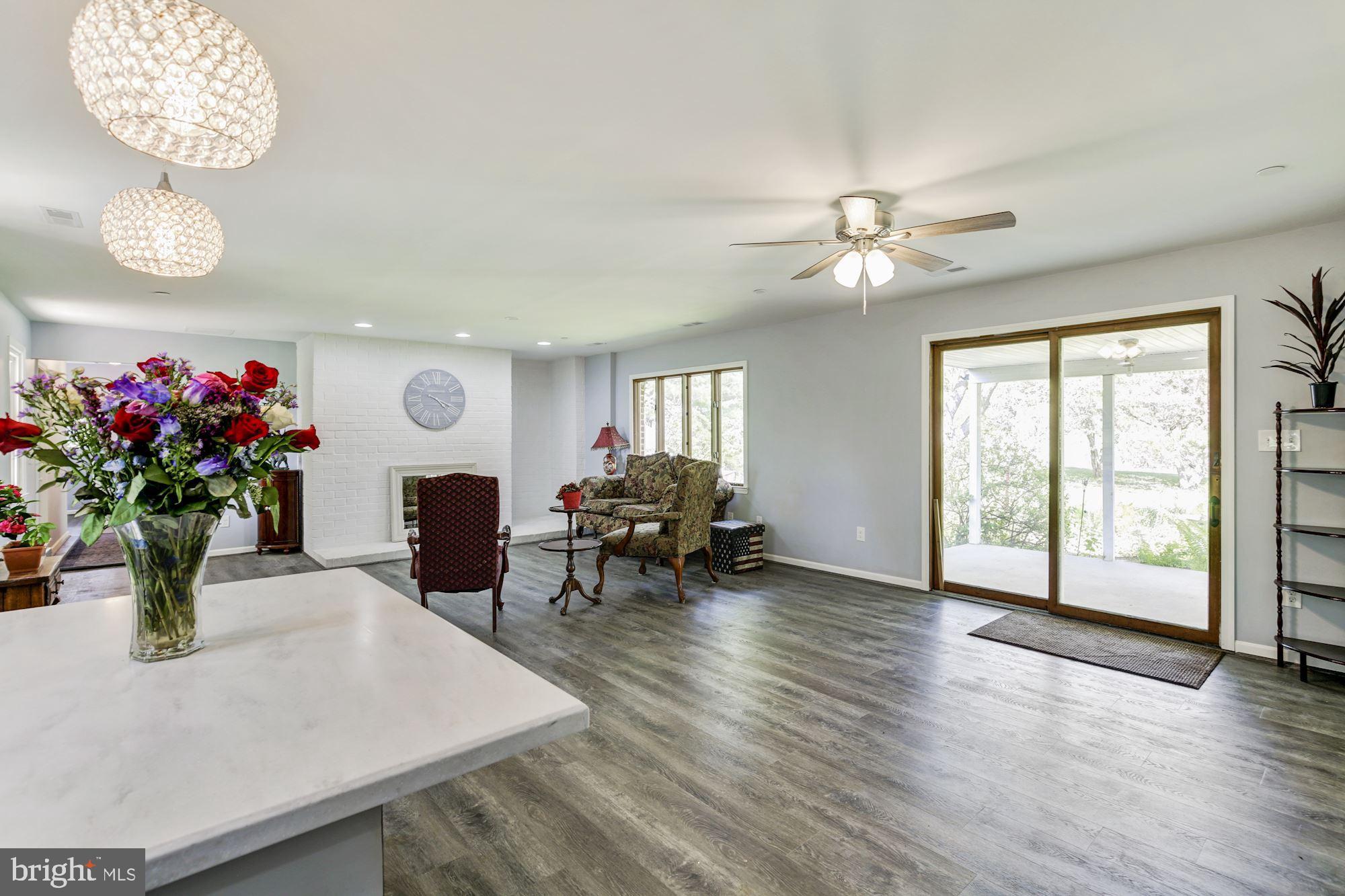 3915 London Bridge Road Finksburg, MD 21048 - Photo 7 of 41 Dining | Living Room