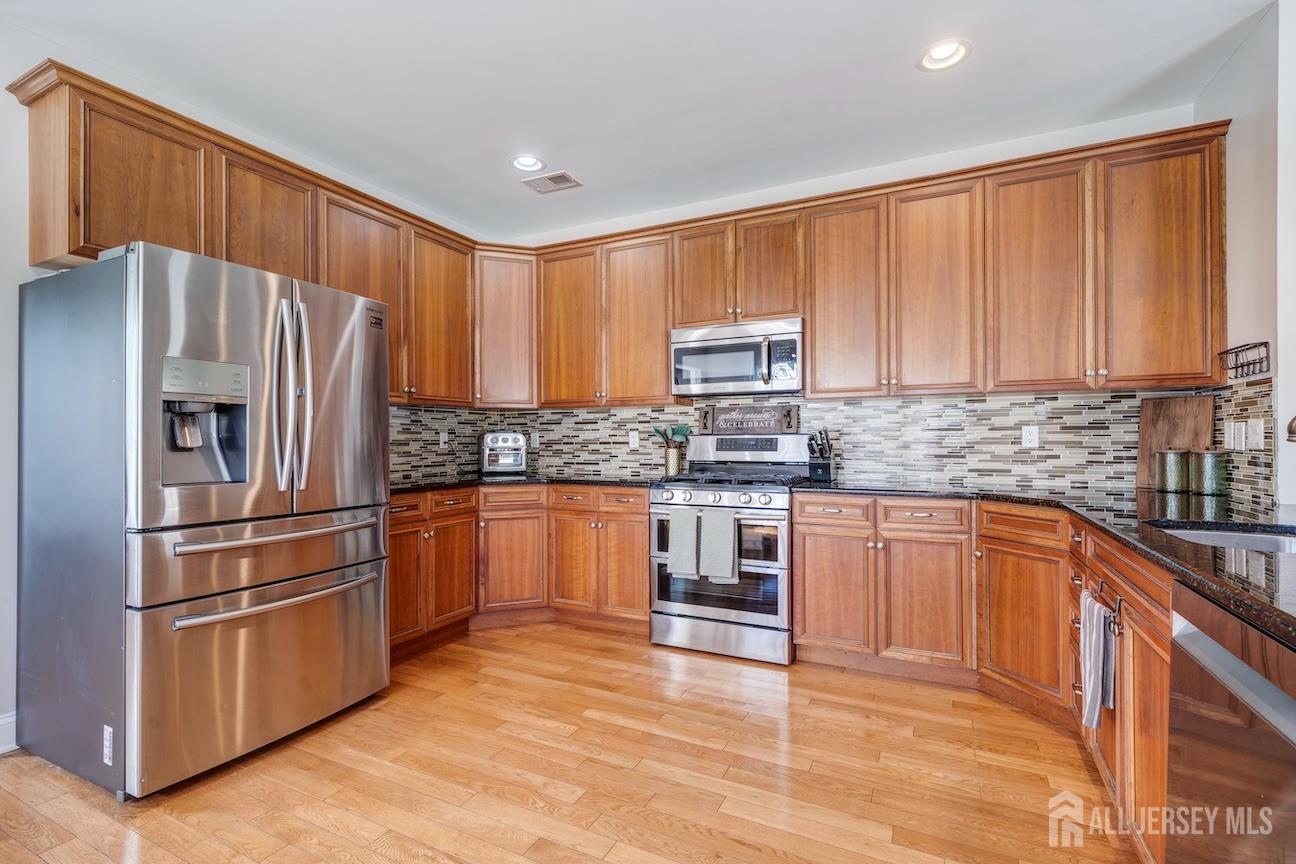 408 Old Georges Road North Brunswick, NJ 08902 - Photo 14 of 37